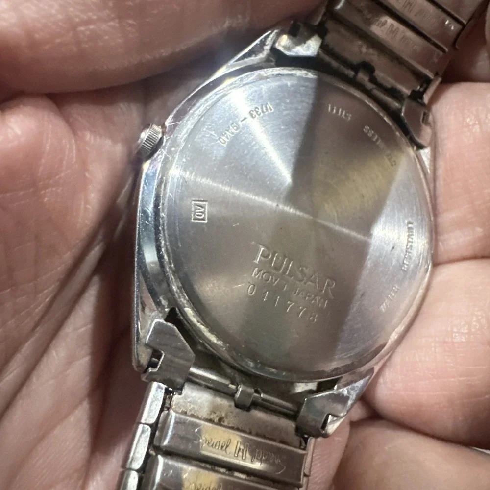 Working Vintage Pulsar Day Date‎ Mens Silver Watch Steel 37mm New Battery Quartz